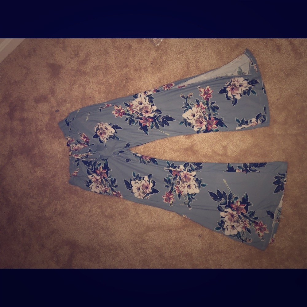 Starchy wide legged pants